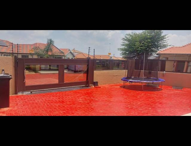 2 BEDROOM HOUSE FOR SALE IN DAWN PARK